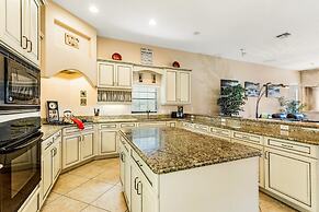 Stunning Large 7 bed Home With Private Pool, Spa, Balcony, Cinema Room