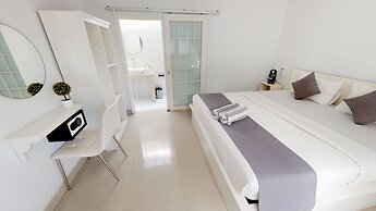 Casa Blanca Gili Air