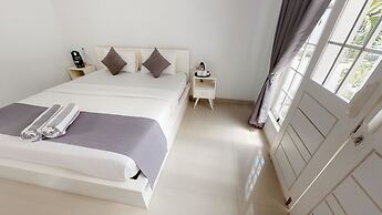 Casa Blanca Gili Air