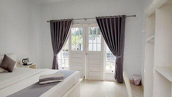 Casa Blanca Gili Air