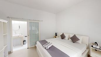 Casa Blanca Gili Air