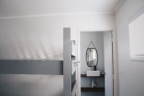 Hugo & Carter's Backpackers & Motel