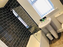 Townhouse @ 51 Balfour St -stoke