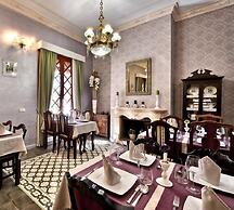 Hotel Casa Ceremines