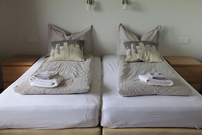 Guesthouse Nýpugarðar