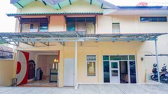 OYO 1340 Wisma Alamanda