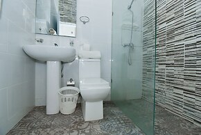 Rosil Place Aparthotel by the Beach