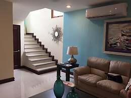 Lujosa Villa Familiar Cerca del Oceano