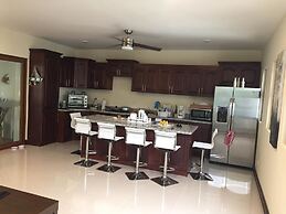 Lujosa Villa Familiar Cerca del Oceano