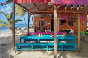 Private bedroom on paradise San Blas Island - Meals Included