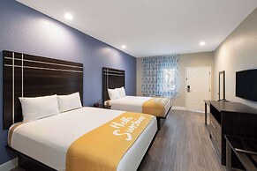 Days Inn & Suites by Wyndham La Porte