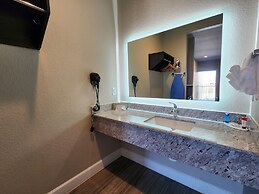 Days Inn & Suites by Wyndham La Porte