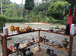 Gato de Botas Flats & Suites