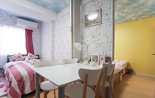 Sunny and Comfortable  Apartment 73