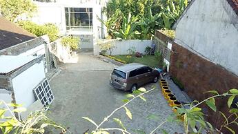 Coconut Hotel - Hostel