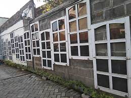 Coconut Hotel - Hostel