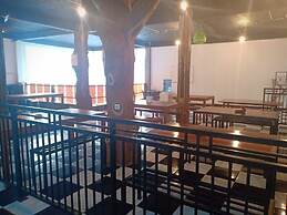 Coconut Hotel - Hostel