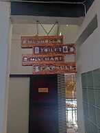 Coconut Hotel - Hostel