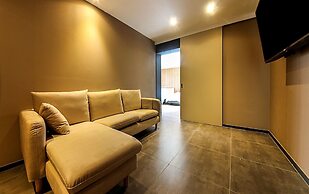 Brown Dot Hotel Nampo Chungmu