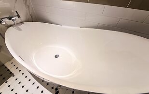 Brown Dot Hotel Nampo Chungmu