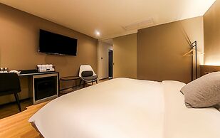 Brown Dot Hotel Nampo Chungmu