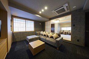 Rinn Shijo Nishinotoin