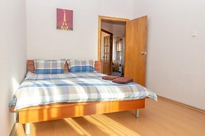 Apartment on Tolstogo St. 25