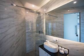 Oceana Sea View Apartments by Alexanders