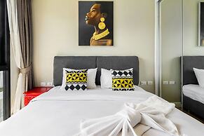 Diamond Condominium 2706