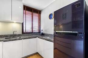 Diamond Condominium 2706