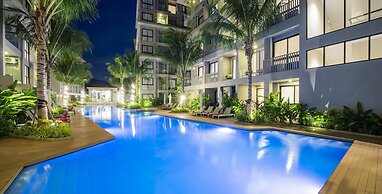 Diamond Condominium 2706