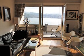 Breathtaking View for a Romantic Stay