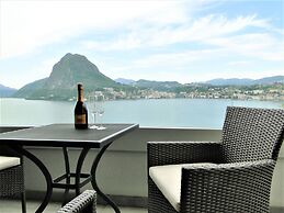 Breathtaking View for a Romantic Stay