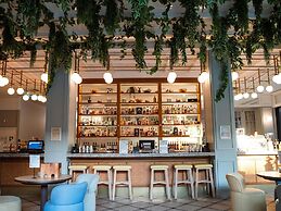 The Adnate Perth - Art Series