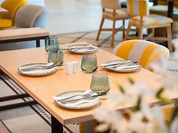 The Adnate Perth - Art Series