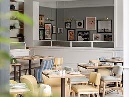 The Adnate Perth - Art Series