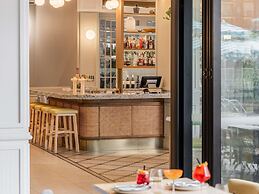 The Adnate Perth - Art Series