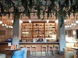 The Adnate Perth - Art Series