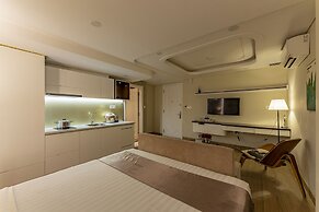 Golden Tree Hotel & Apartment