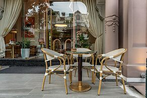 Golden Tree Hotel & Apartment