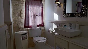 Village Knights Accommodation