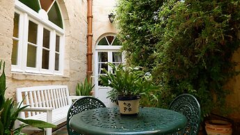 Village Knights Accommodation