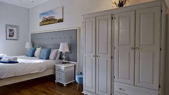 Village Knights Accommodation