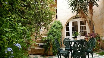 Village Knights Accommodation