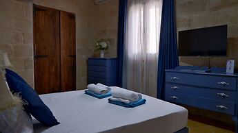 Village Knights Accommodation