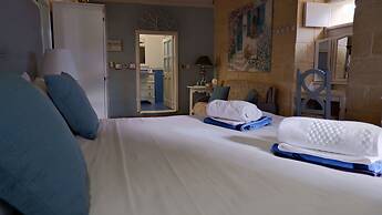 Village Knights Accommodation