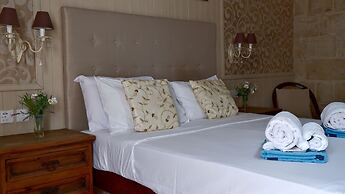 Village Knights Accommodation