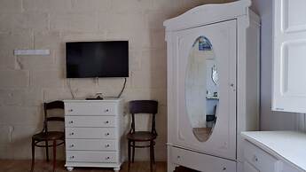 Village Knights Accommodation