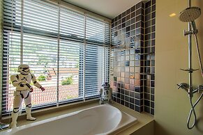 The Deck Condominium by Alexanders