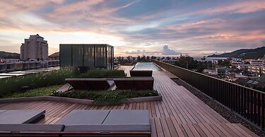 The Deck Condominium by Alexanders